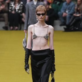 Prohlédněte si kolekci Gucci Ready to WearFall Winter 2023...
