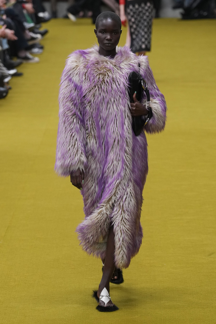 Prohlédněte si kolekci Gucci Ready to WearFall Winter 2023...
