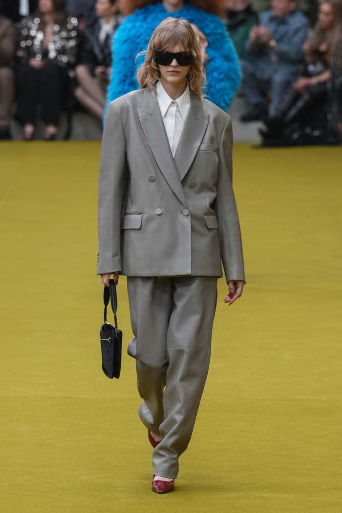 Prohlédněte si kolekci Gucci Ready to WearFall Winter 2023...
