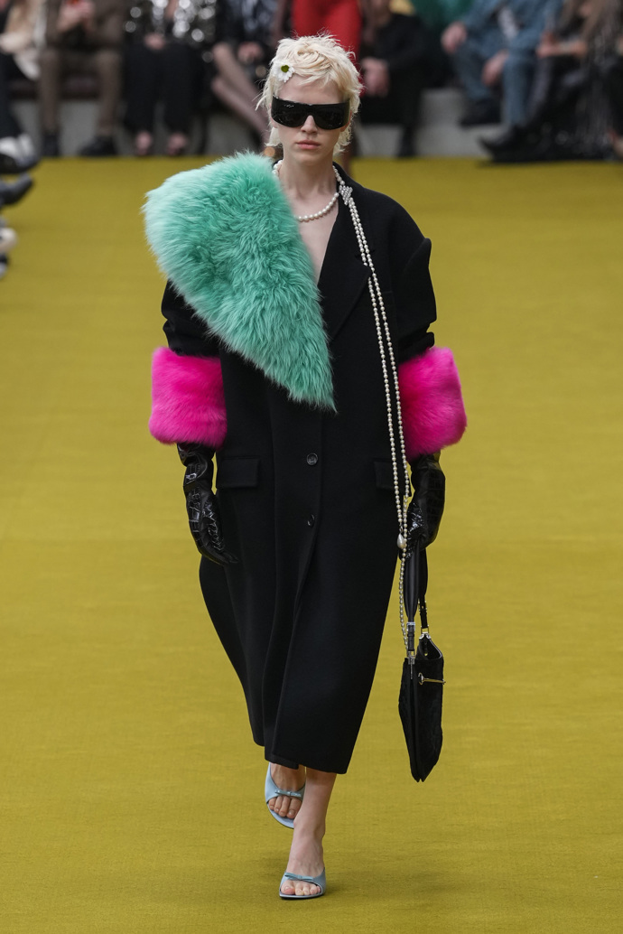 Prohlédněte si kolekci Gucci Ready to WearFall Winter 2023...
