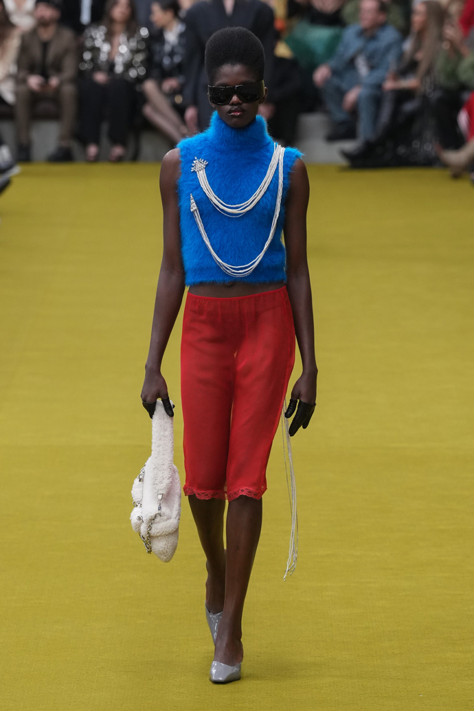 Prohlédněte si kolekci Gucci Ready to WearFall Winter 2023...
