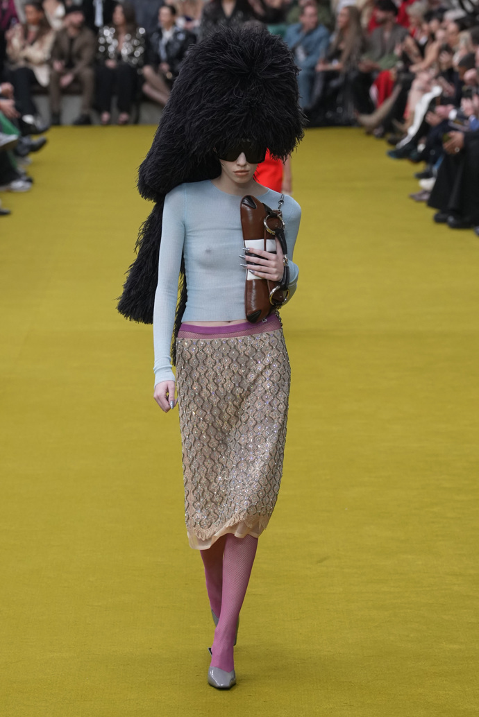 Prohlédněte si kolekci Gucci Ready to WearFall Winter 2023...

