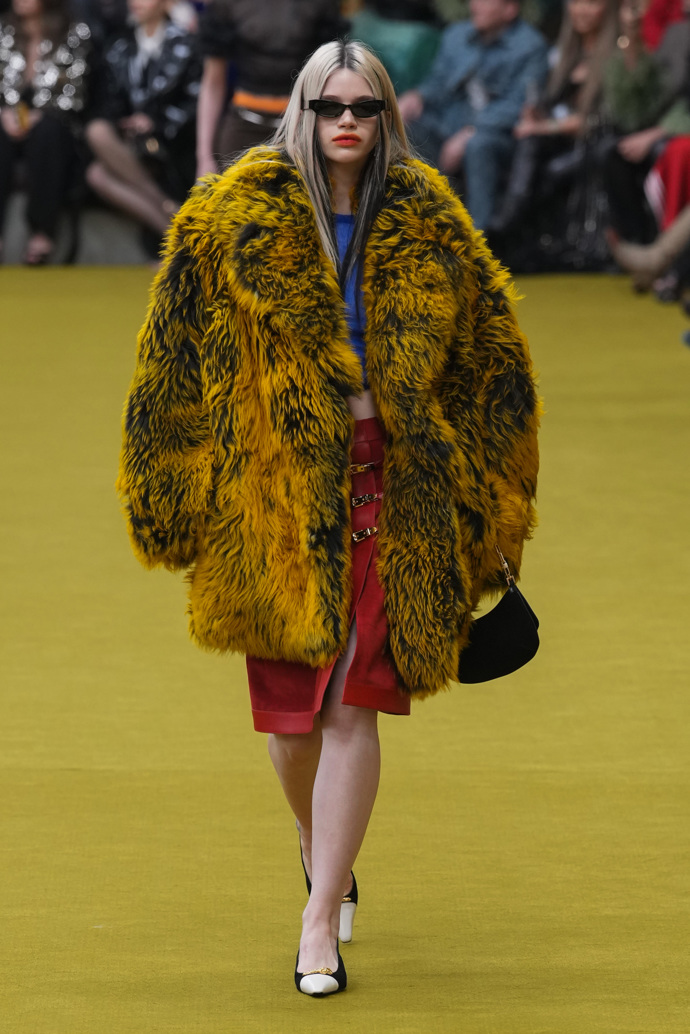 Prohlédněte si kolekci Gucci Ready to WearFall Winter 2023...
