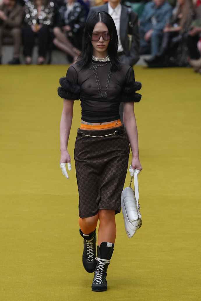 Prohlédněte si kolekci Gucci Ready to WearFall Winter 2023...
