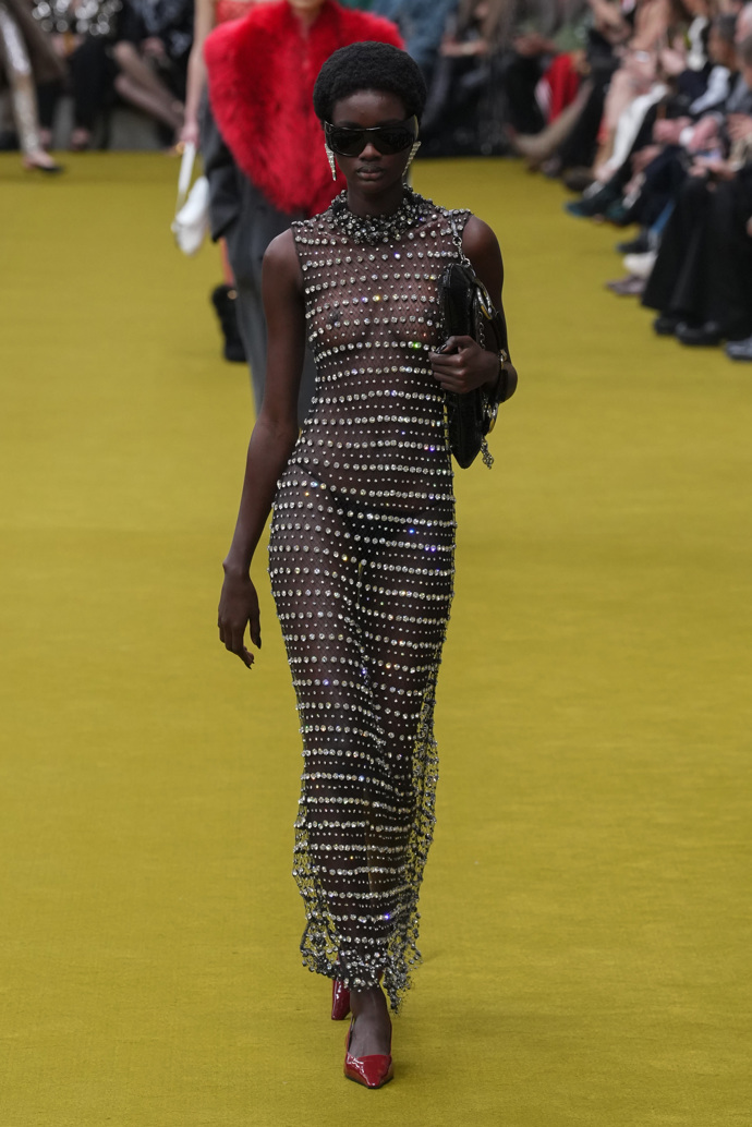 Prohlédněte si kolekci Gucci Ready to WearFall Winter 2023...
