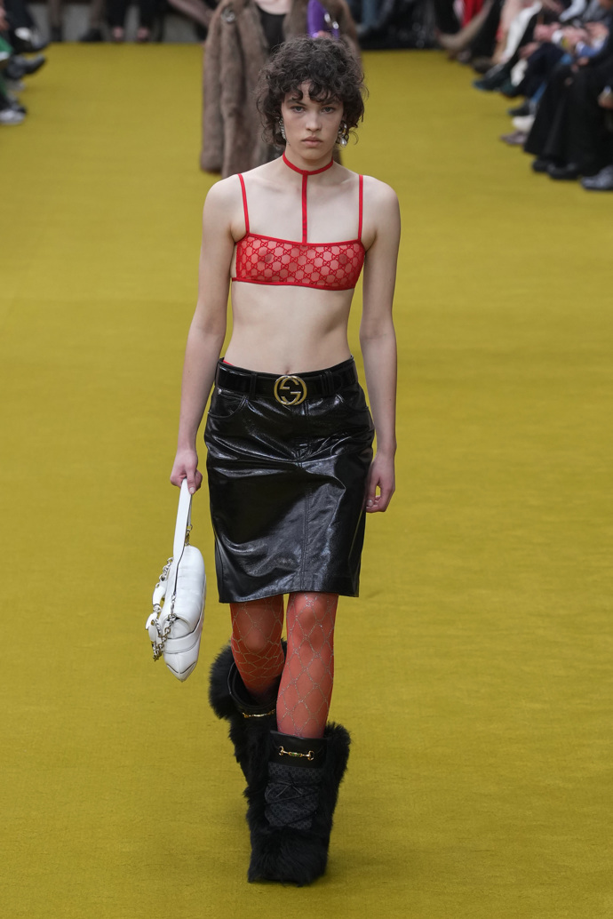Prohlédněte si kolekci Gucci Ready to WearFall Winter 2023...
