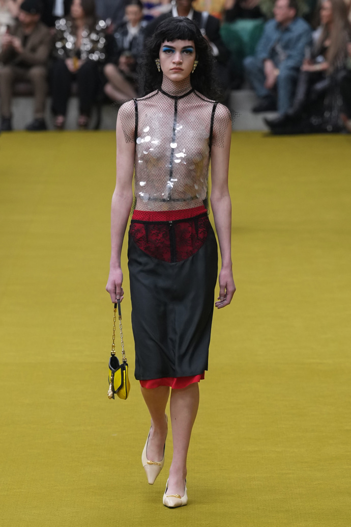 Prohlédněte si kolekci Gucci Ready to WearFall Winter 2023...
