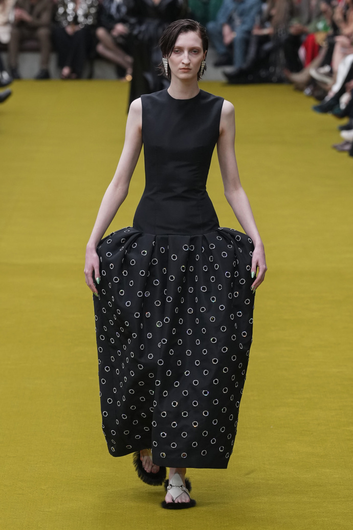 Prohlédněte si kolekci Gucci Ready to WearFall Winter 2023...
