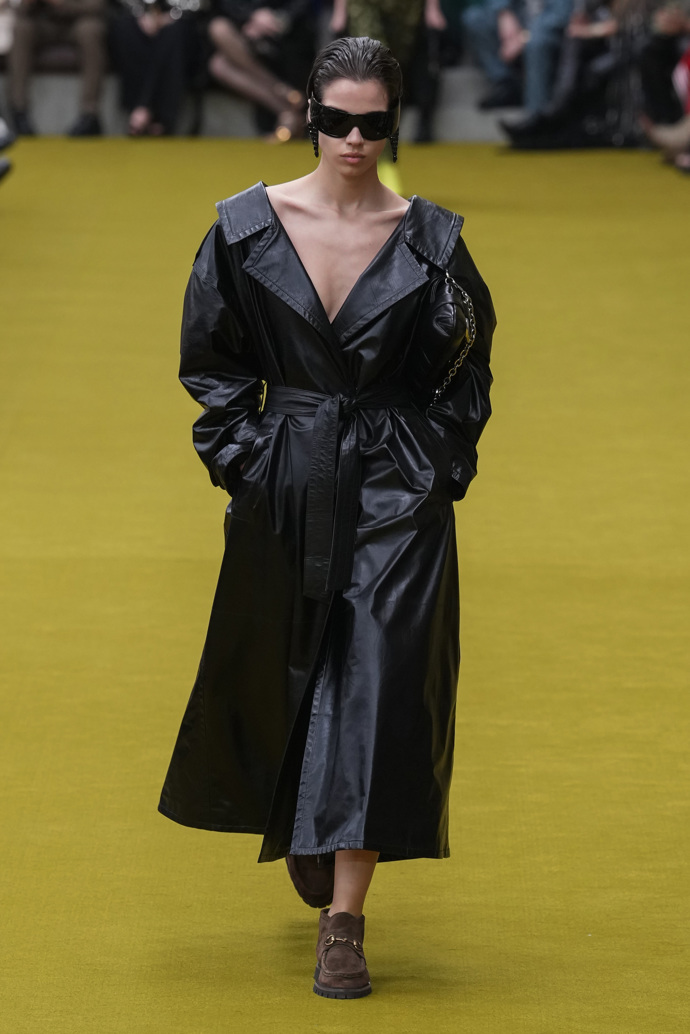 Prohlédněte si kolekci Gucci Ready to WearFall Winter 2023...
