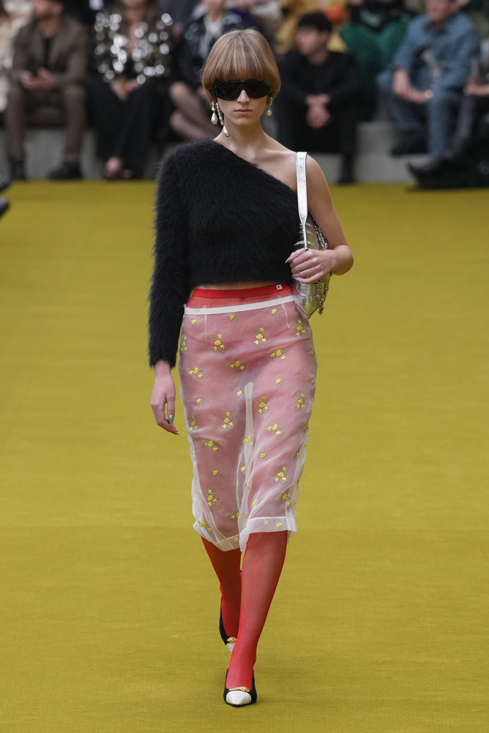 Prohlédněte si kolekci Gucci Ready to WearFall Winter 2023...
