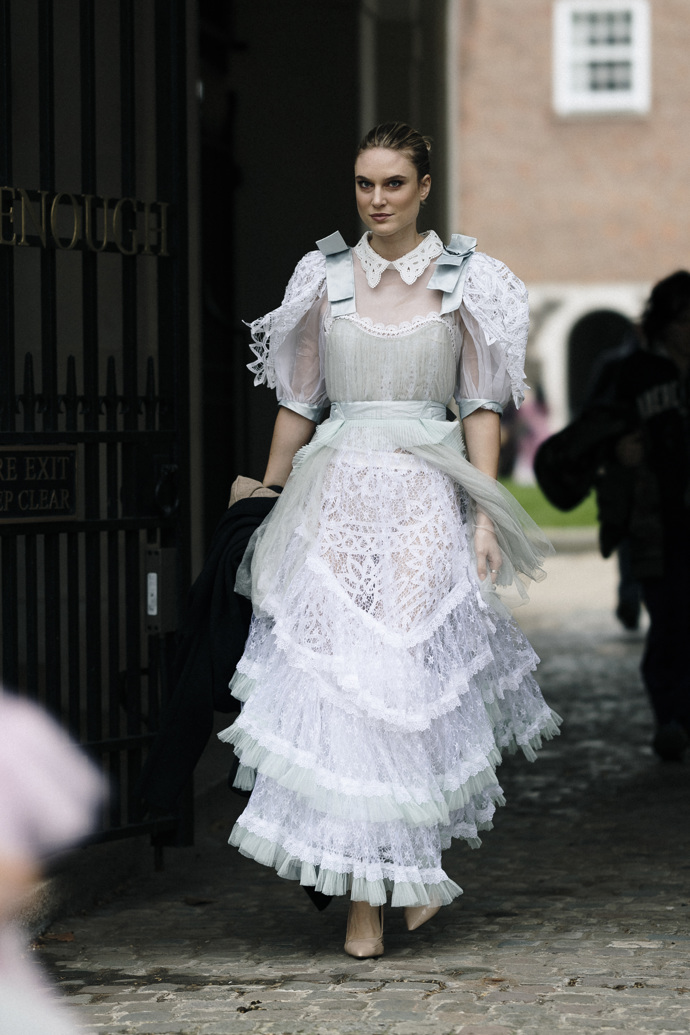 Co se v době fashion weeku nosí v ulicích Londýna?
