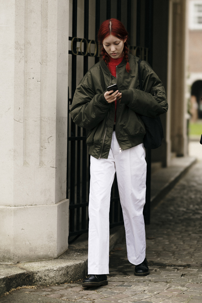Co se v době fashion weeku nosí v ulicích Londýna?
