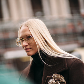 Inspirujte se metalickým leskem v ulicích fashion weeků...
Inspirujte se metalickým leskem v ulicích fashion weeků...