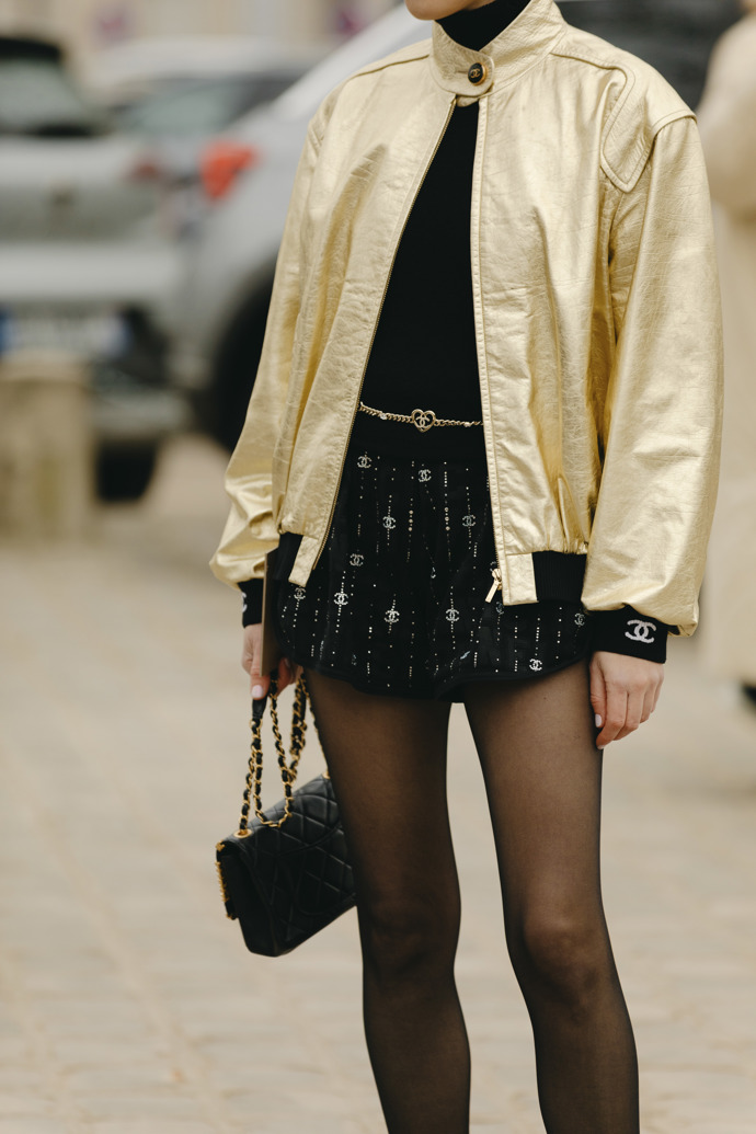 Inspirujte se metalickým leskem v ulicích fashion weeků...
