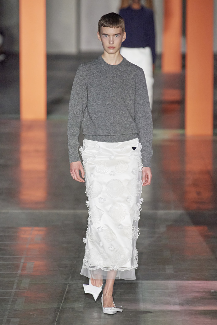 Prohlédněte si kolekci Prada Ready to Wear Fall Winter 2023...
Prohlédněte si kolekci Prada Ready to Wear Fall Winter 2023...