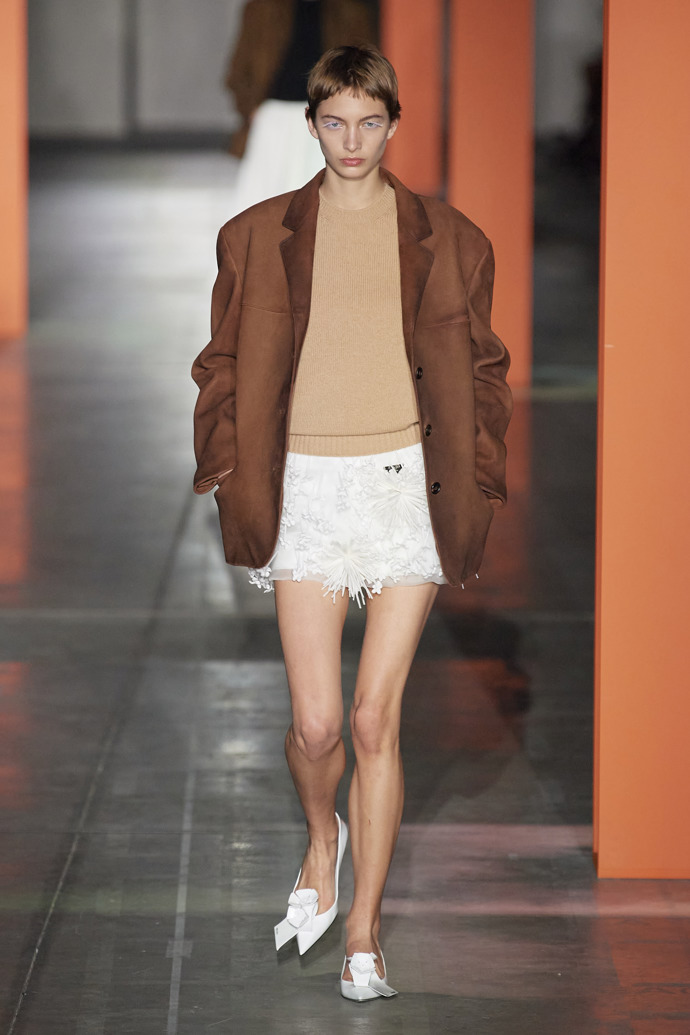 Prohlédněte si kolekci Prada Ready to Wear Fall Winter 2023...
Prohlédněte si kolekci Prada Ready to Wear Fall Winter 2023...