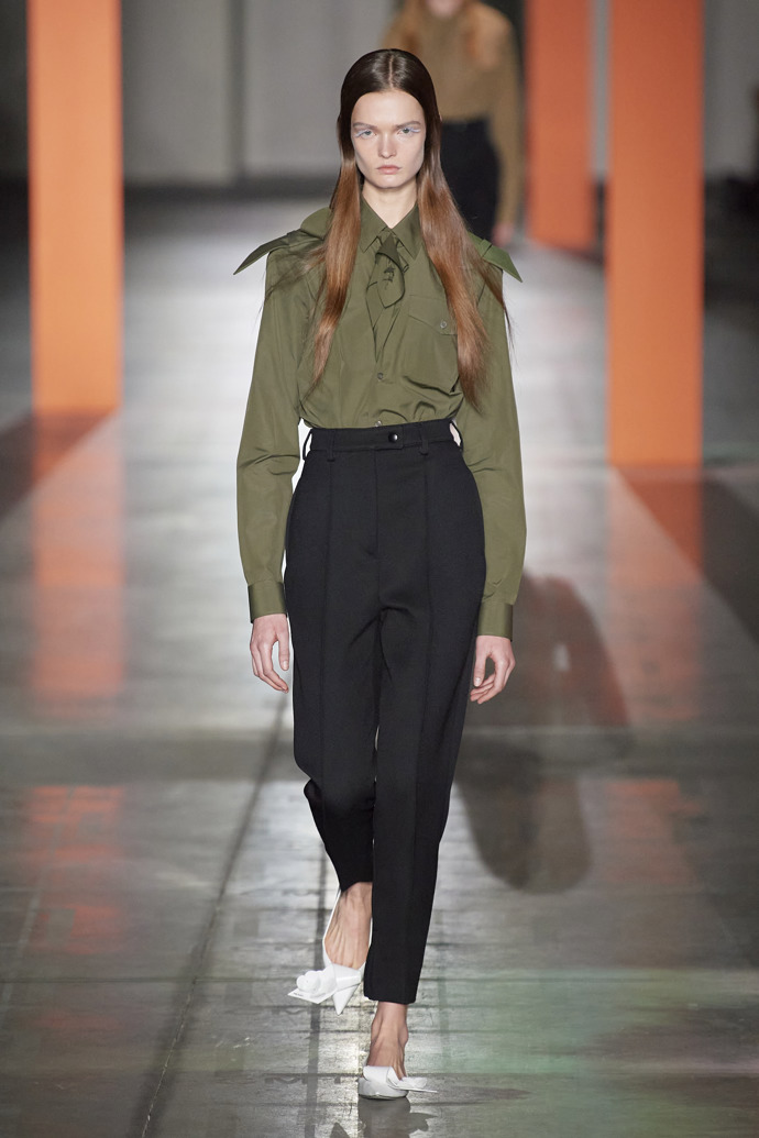 Prohlédněte si kolekci Prada Ready to Wear Fall Winter 2023...
Prohlédněte si kolekci Prada Ready to Wear Fall Winter 2023...