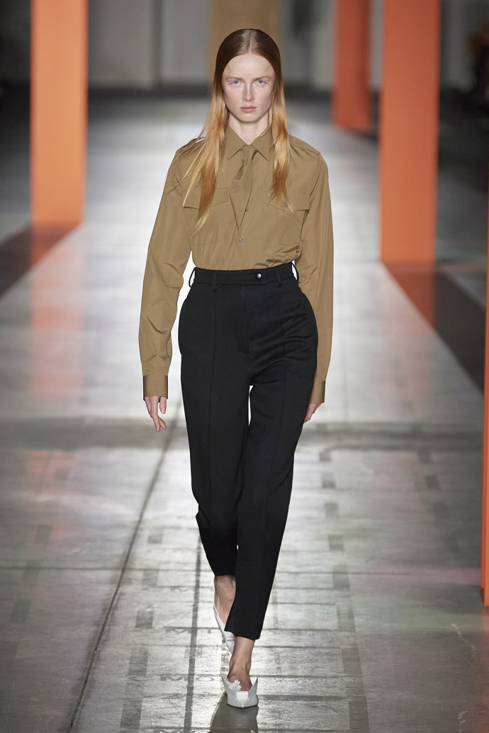 Prohlédněte si kolekci Prada Ready to Wear Fall Winter 2023...
Prohlédněte si kolekci Prada Ready to Wear Fall Winter 2023...