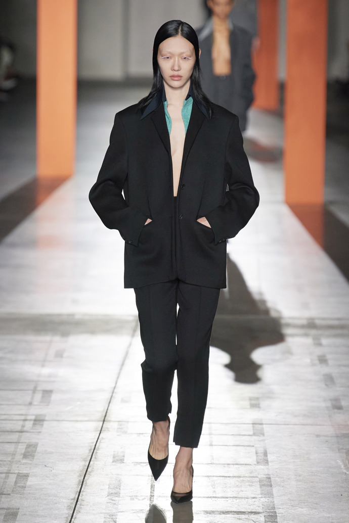 Prohlédněte si kolekci Prada Ready to Wear Fall Winter 2023...
Prohlédněte si kolekci Prada Ready to Wear Fall Winter 2023...