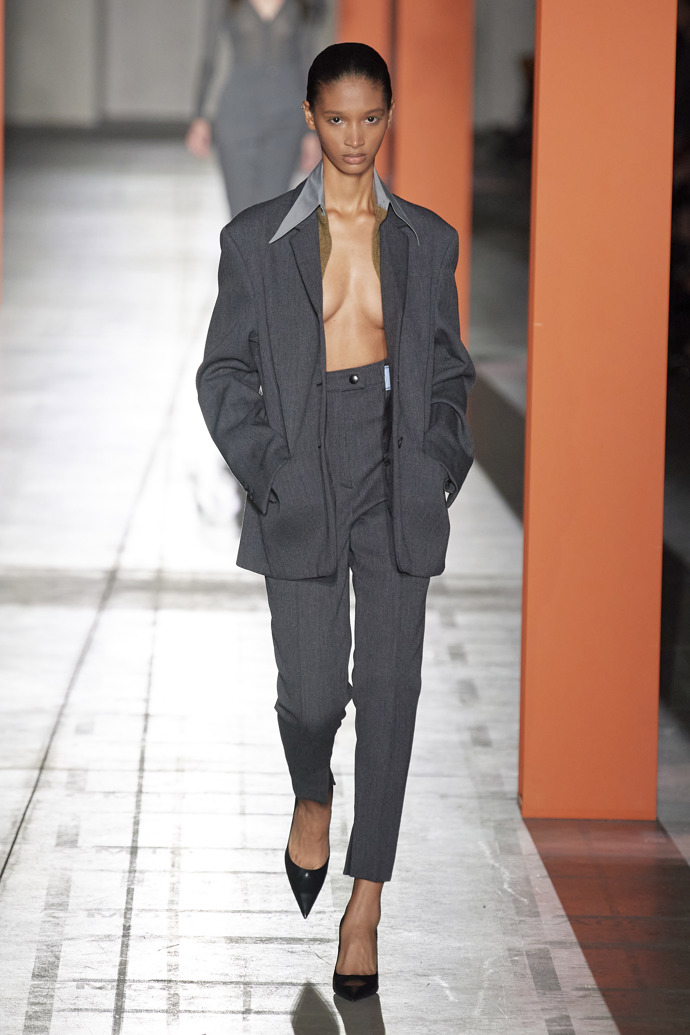 Prohlédněte si kolekci Prada Ready to Wear Fall Winter 2023...
Prohlédněte si kolekci Prada Ready to Wear Fall Winter 2023...