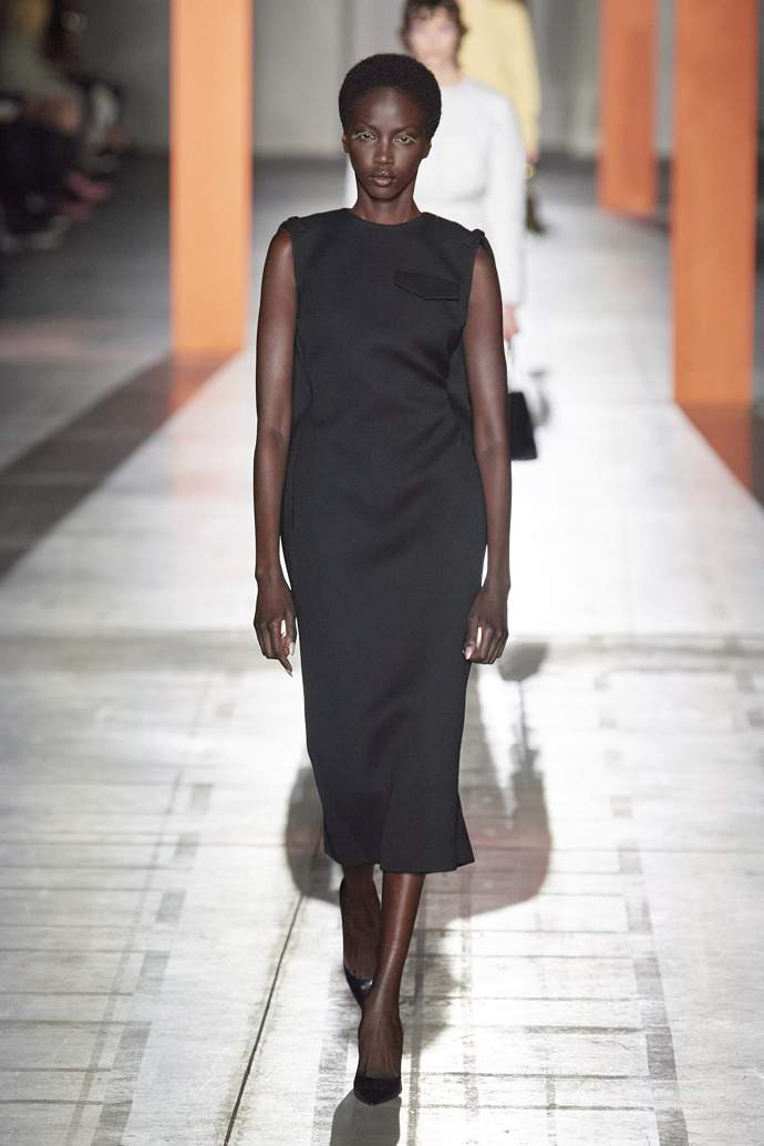 Prohlédněte si kolekci Prada Ready to Wear Fall Winter 2023...
Prohlédněte si kolekci Prada Ready to Wear Fall Winter 2023...