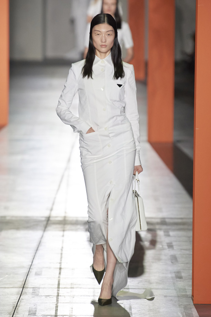 Prohlédněte si kolekci Prada Ready to Wear Fall Winter 2023...
Prohlédněte si kolekci Prada Ready to Wear Fall Winter 2023...