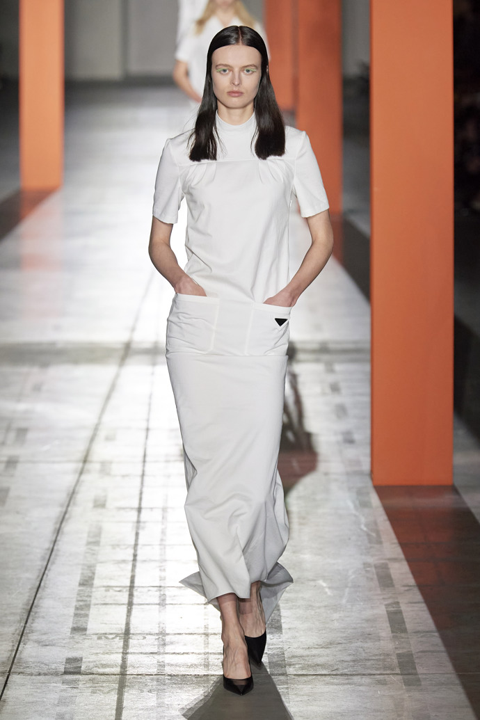 Prohlédněte si kolekci Prada Ready to Wear Fall Winter 2023...
Prohlédněte si kolekci Prada Ready to Wear Fall Winter 2023...