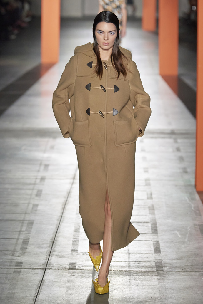 Prohlédněte si kolekci Prada Ready to Wear Fall Winter 2023...
Prohlédněte si kolekci Prada Ready to Wear Fall Winter 2023...