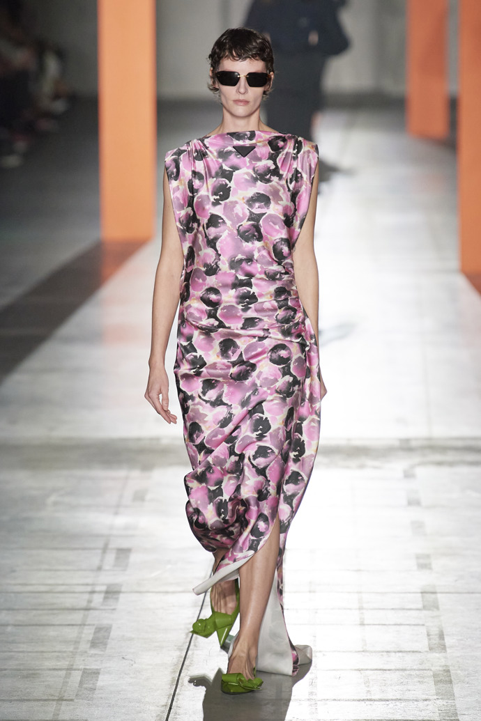 Prohlédněte si kolekci Prada Ready to Wear Fall Winter 2023...
Prohlédněte si kolekci Prada Ready to Wear Fall Winter 2023...