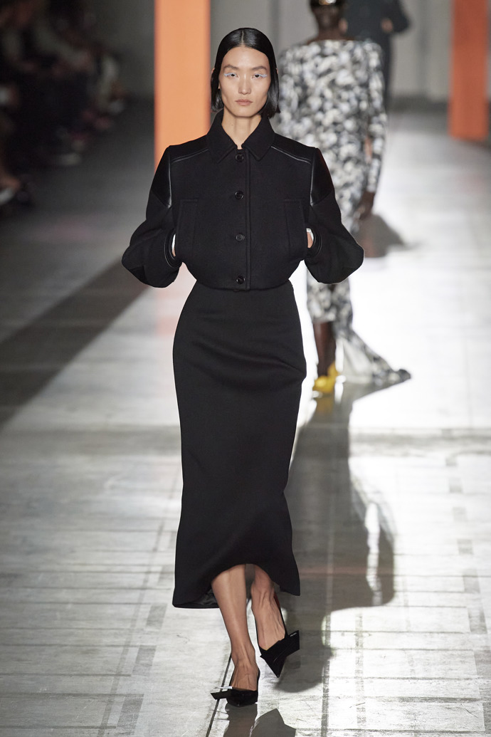 Prohlédněte si kolekci Prada Ready to Wear Fall Winter 2023...
Prohlédněte si kolekci Prada Ready to Wear Fall Winter 2023...