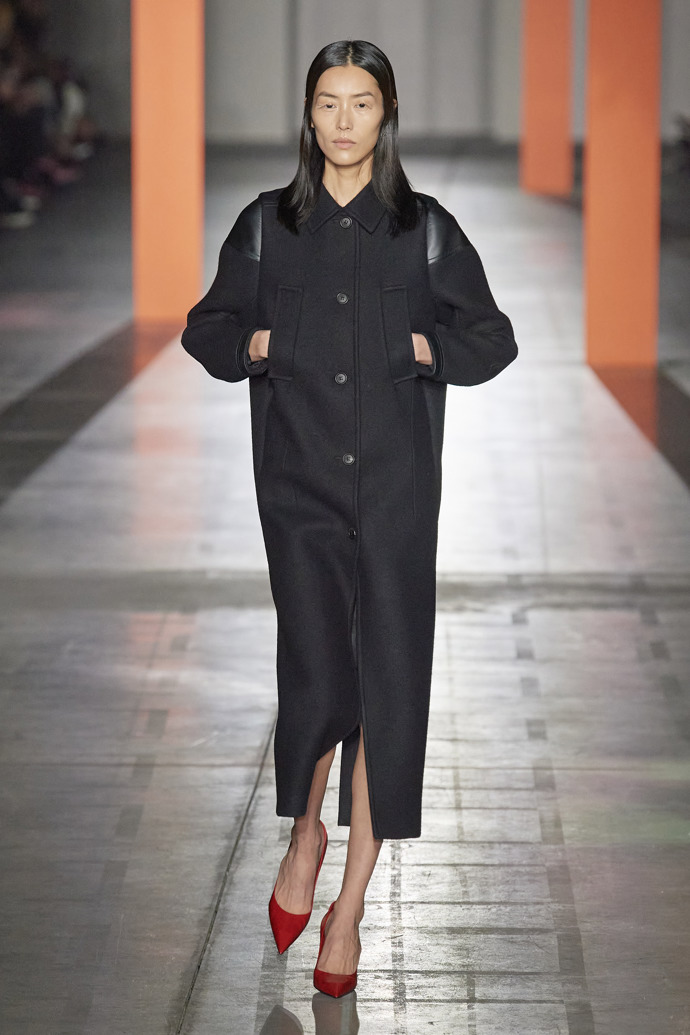 Prohlédněte si kolekci Prada Ready to Wear Fall Winter 2023...
Prohlédněte si kolekci Prada Ready to Wear Fall Winter 2023...