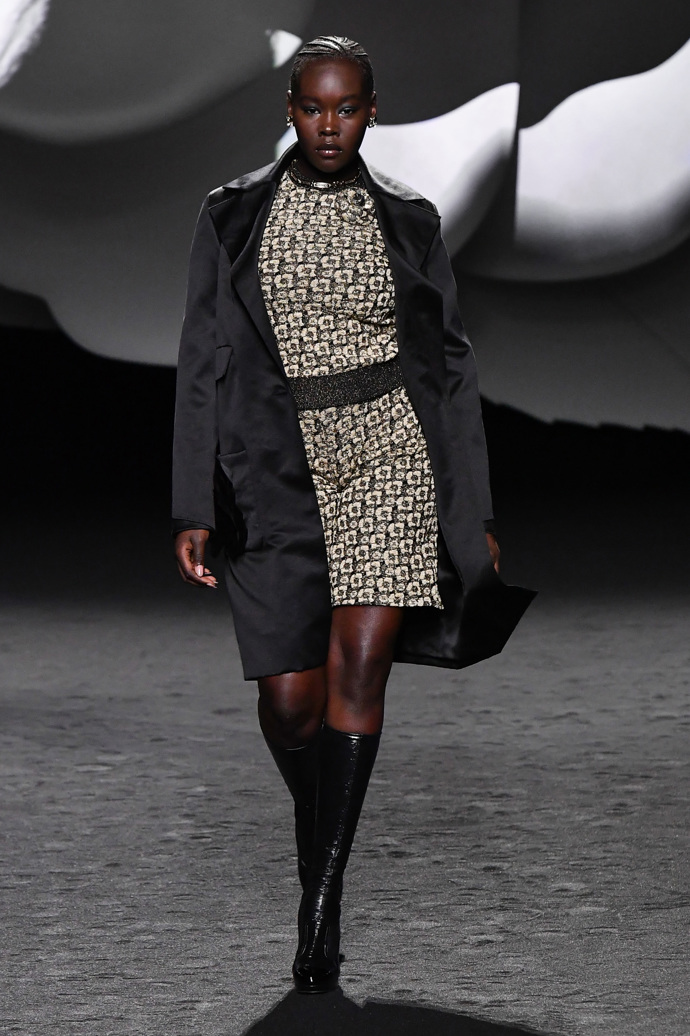 Prohlédněte si kolekci CHANEL Ready to Wear Fall Winter 2023...
Prohlédněte si kolekci CHANEL Ready to Wear Fall Winter 2023...