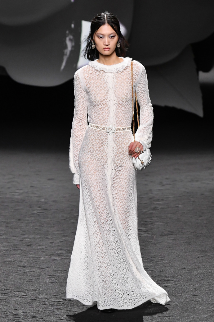 Prohlédněte si kolekci CHANEL Ready to Wear Fall Winter 2023...
Prohlédněte si kolekci CHANEL Ready to Wear Fall Winter 2023...