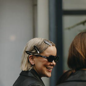 Inspiraci pro váš účes můžete hledat v ulicích fashion weeků...
