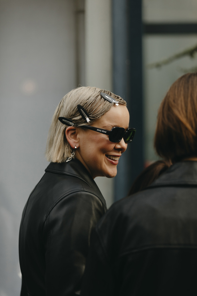 Inspiraci pro váš účes můžete hledat v ulicích fashion weeků...
