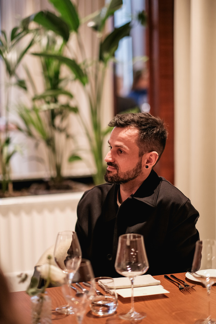 Jiří Krejčiřík si odnesl cenu za Ann's Altar v kategorii Nábytek roku.
