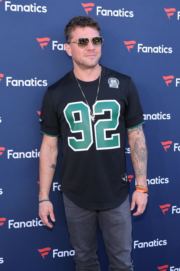  

Ryan Phillippe

