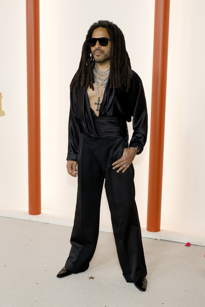 Lenny Kravitz oblečený v Saint Laurent.
