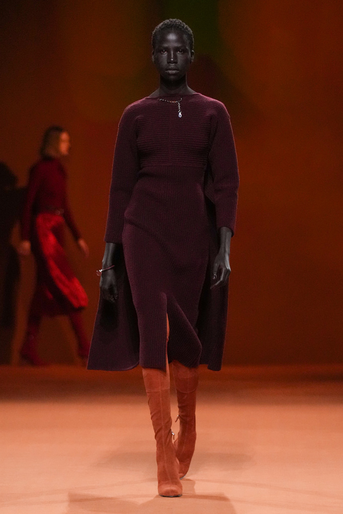 Prohlédněte si kolekci Hermès Ready to Wear Fall Winter 2023...
