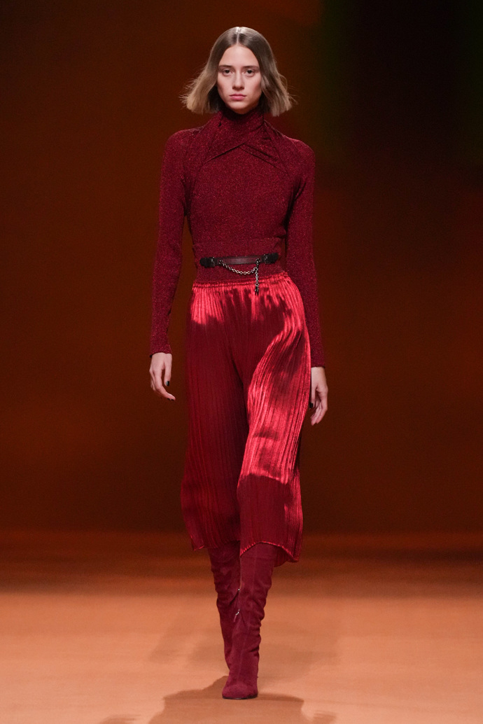 Prohlédněte si kolekci Hermès Ready to Wear Fall Winter 2023...
