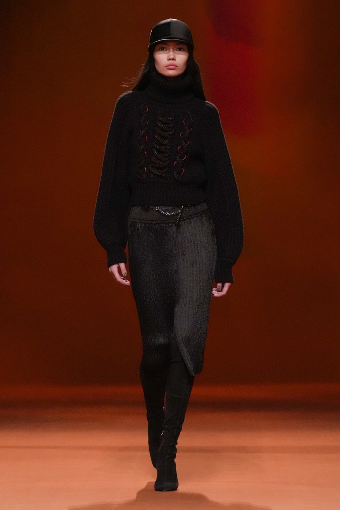Prohlédněte si kolekci Hermès Ready to Wear Fall Winter 2023...
