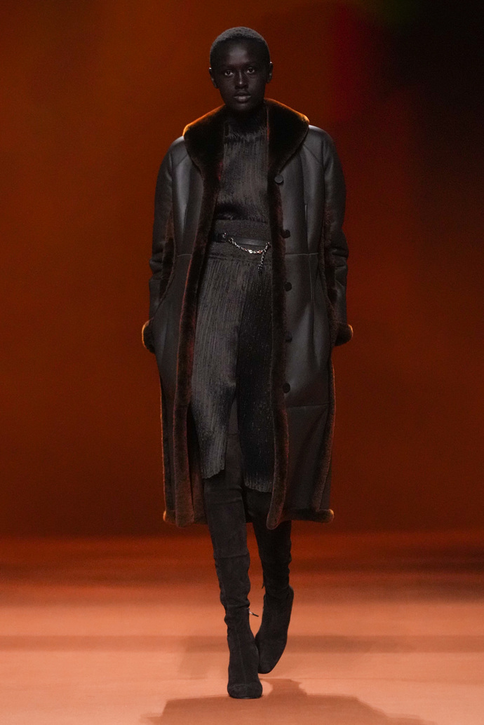 Prohlédněte si kolekci Hermès Ready to Wear Fall Winter 2023...
