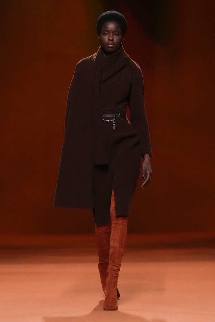 Prohlédněte si kolekci Hermès Ready to Wear Fall Winter 2023...
