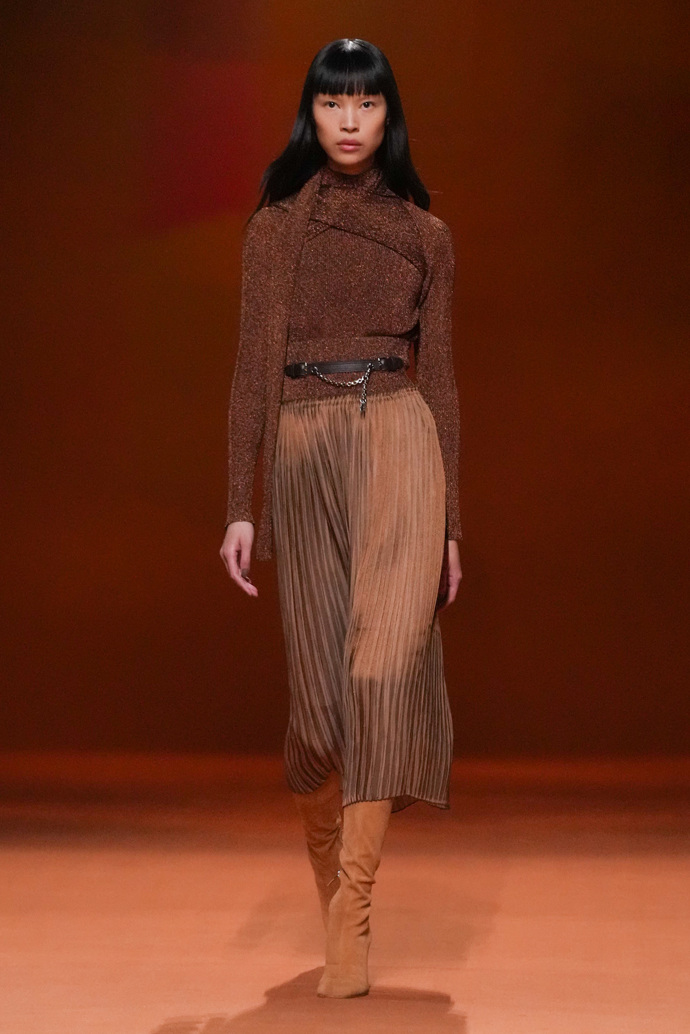 Prohlédněte si kolekci Hermès Ready to Wear Fall Winter 2023...
