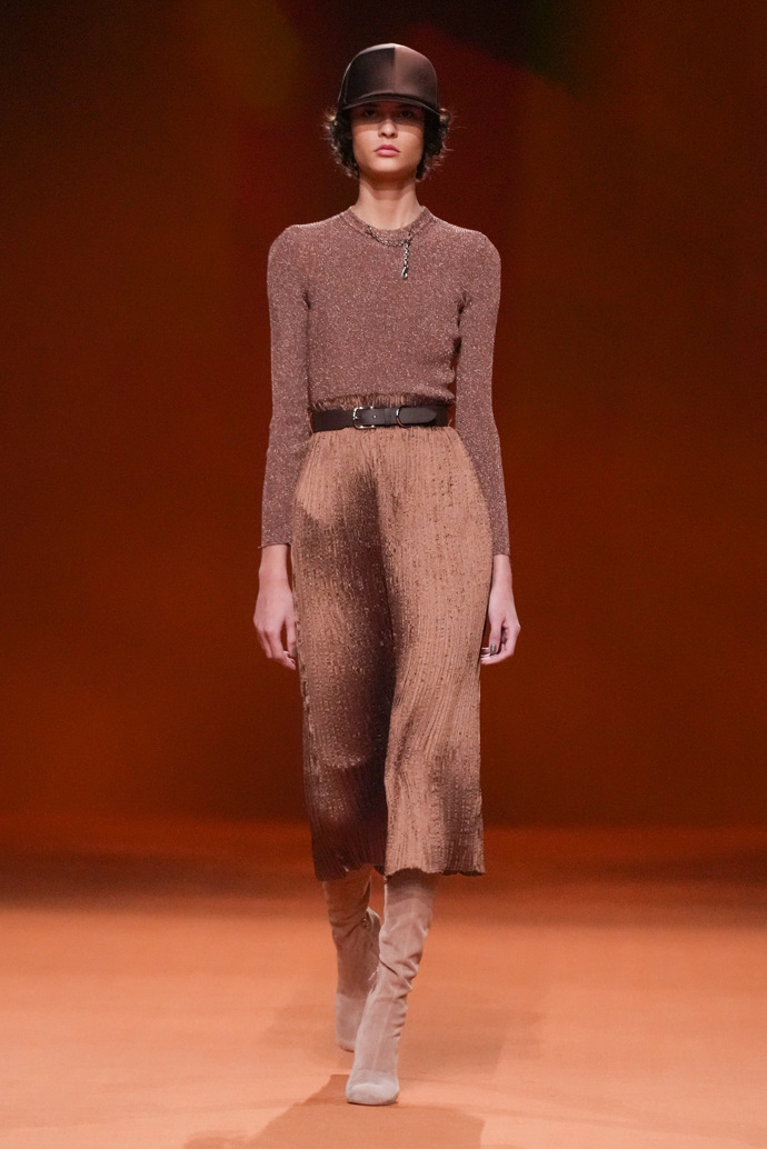 Prohlédněte si kolekci Hermès Ready to Wear Fall Winter 2023...
