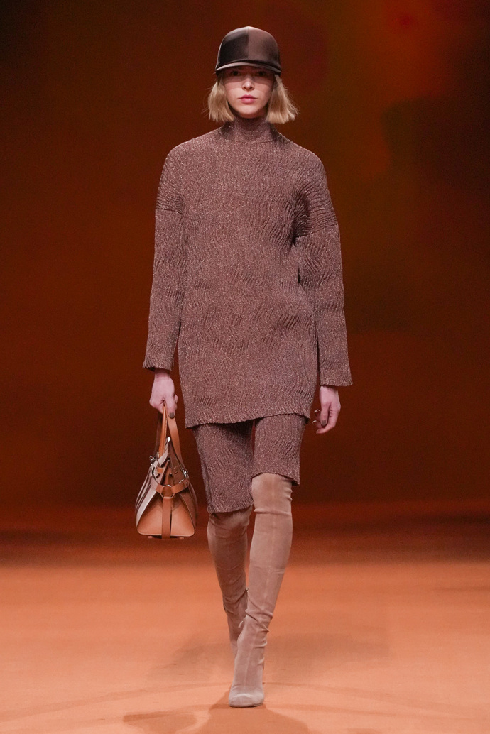 Prohlédněte si kolekci Hermès Ready to Wear Fall Winter 2023...
