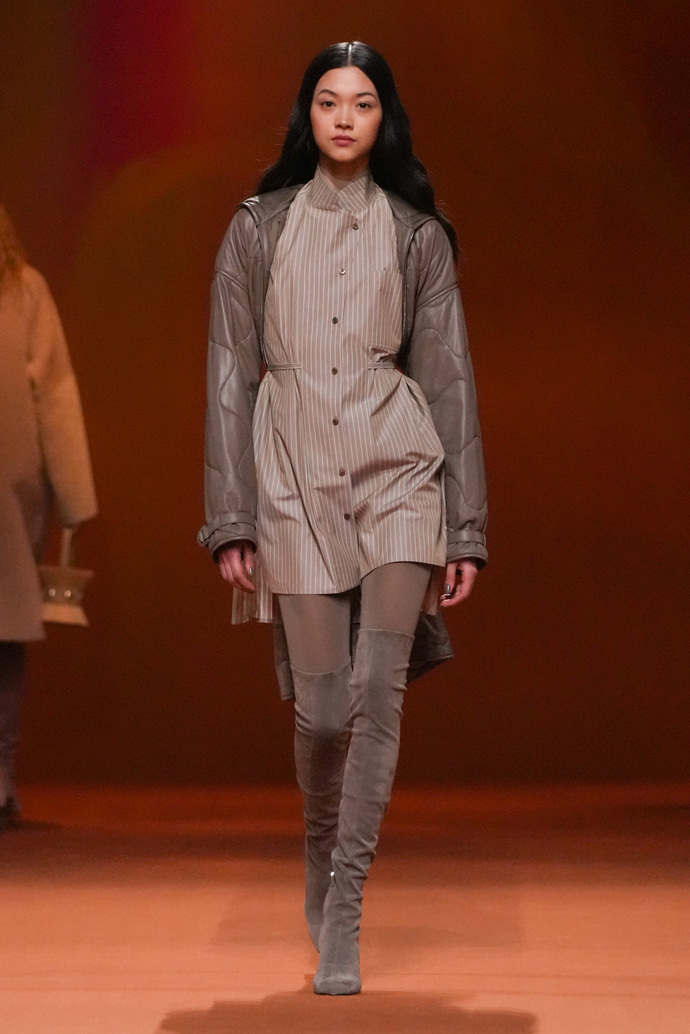 Prohlédněte si kolekci Hermès Ready to Wear Fall Winter 2023...
