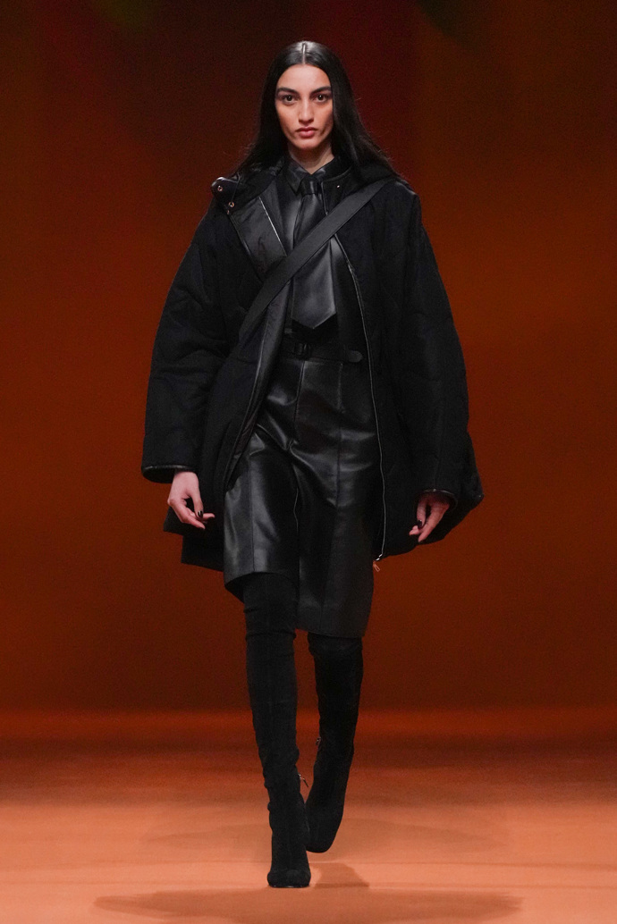 Prohlédněte si kolekci Hermès Ready to Wear Fall Winter 2023...
