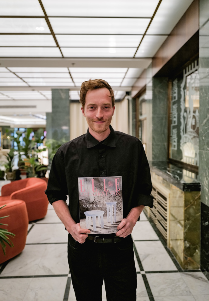 Johan Pertl oslnil porotu kolekcí stolků Utopia.
