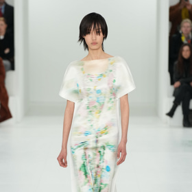 Prohlédněte si kolekci Loewe Ready to Wear Fall Winter 2023...
